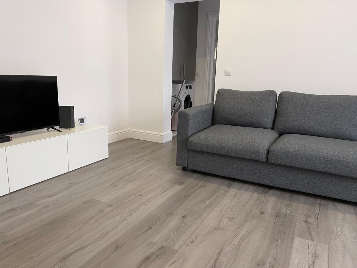 Apartament Emma トゥルゴヴィシュテ エクステリア 写真