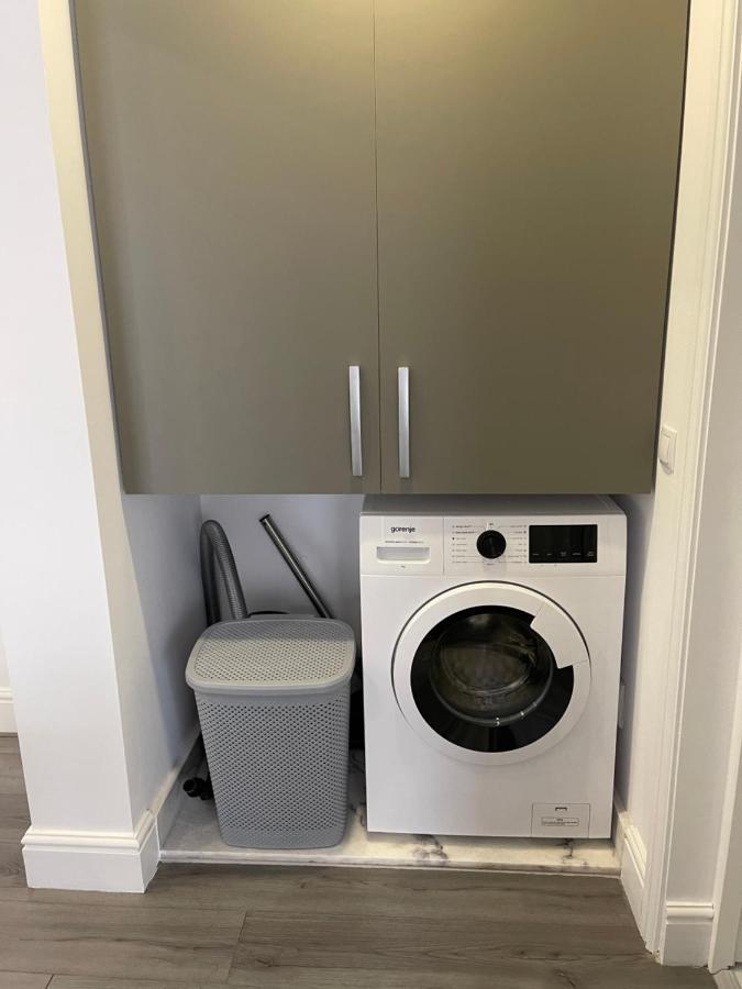 Apartament Emma トゥルゴヴィシュテ エクステリア 写真