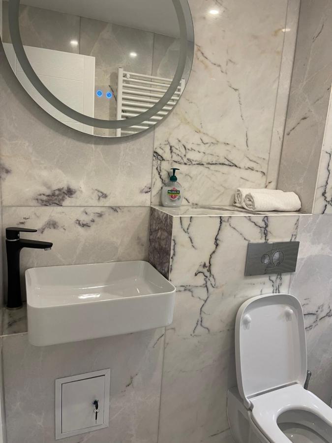 Apartament Emma トゥルゴヴィシュテ エクステリア 写真